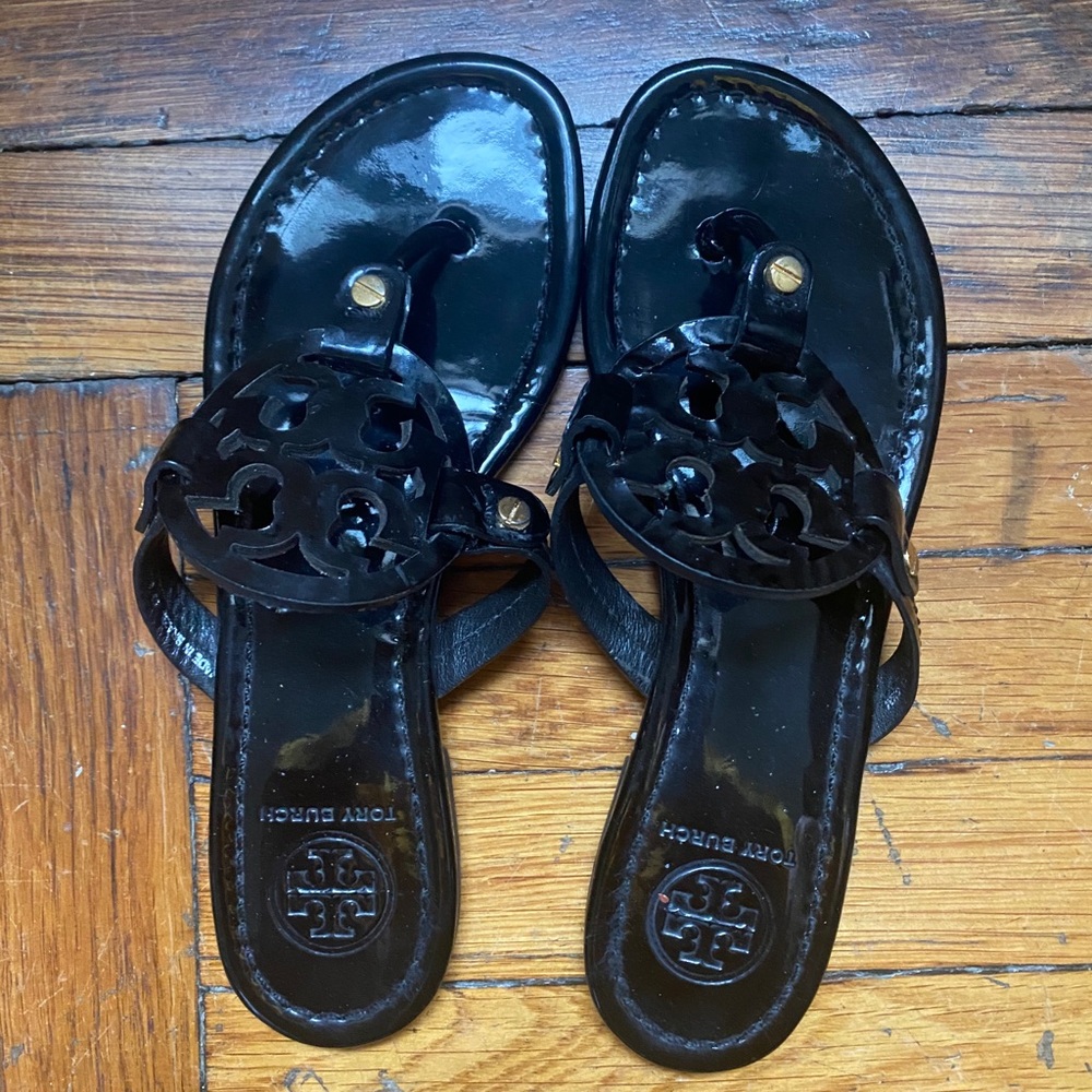TORY BURCH FLIP FLOPS